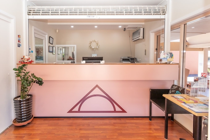 Imagen de los interiores del Hotel Engadine Motor Inn. Foto 17