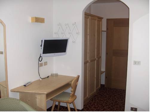 Imagen de la habitación del Hotel Engel, Canazei. Foto 1