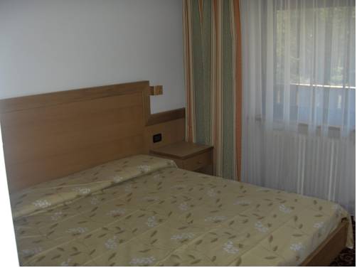 Imagen de la habitación del Hotel Engel, Canazei. Foto 3