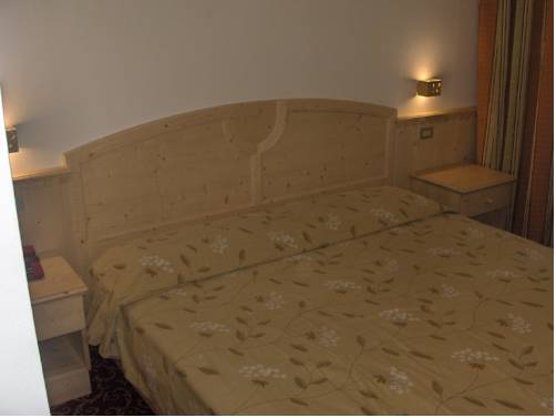 Imagen de la habitación del Hotel Engel, Canazei. Foto 4