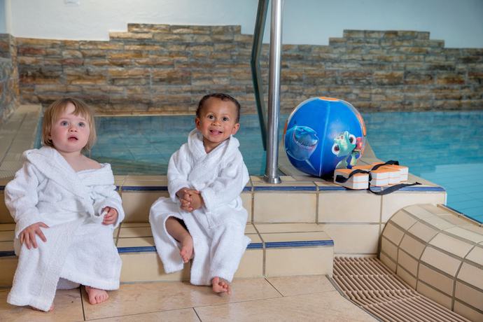 Imagen de la piscina del Hotel Engel - Familotel Hochschwarzwald. Foto 19