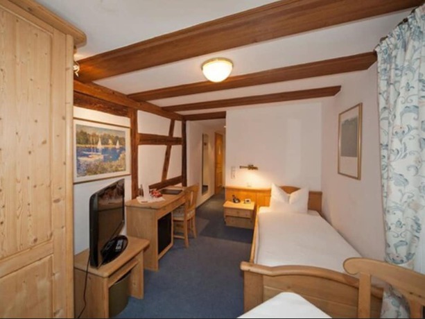 Imagen de la habitación del Hotel Engel, Schwarzach. Foto 16