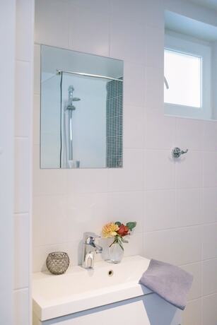 Imagen de la habitación del Hotel Engeltofta Sea Lodge. Foto 13