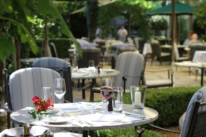 Imagen de los exteriores del Hotel Engimatt City and Garden. Foto 13