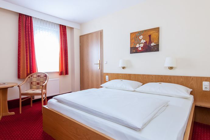 Imagen de la habitación del Hotel Englischer Hof. Foto 16