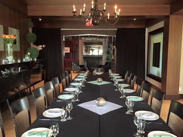 Imagen de los interiores del Hotel English Inn. Foto 16