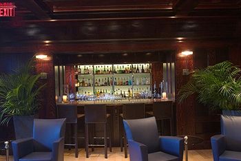 Imagen de los exteriores del Hotel English Inn. Foto 11