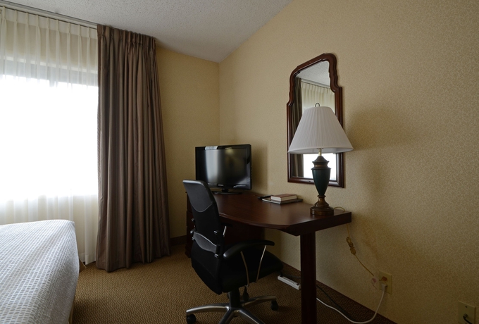 Imagen de la habitación del Hotel English Inn Of Charlottesville. Foto 5