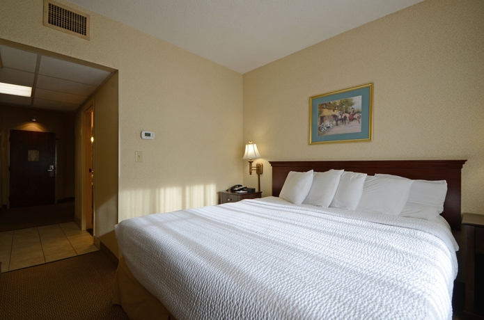 Imagen de la habitación del Hotel English Inn Of Charlottesville. Foto 8