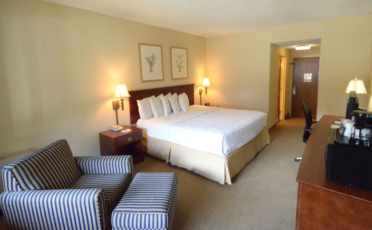 Imagen de la habitación del Hotel English Inn Of Charlottesville. Foto 10