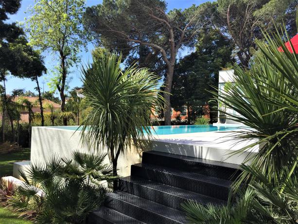 Imagen de la piscina del Hotel Engy Estoril - Luxury Villas. Foto 20