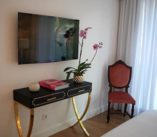 Imagen de la habitación del Hotel Engy Estoril - Luxury Villas. Foto 15