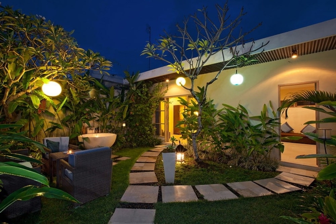 Imagen de la habitación del Hotel Enigma Bali Villas. Foto 14