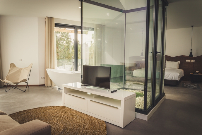 Imagen de los interiores del Hotel Enigma - Nature and Water. Foto 12