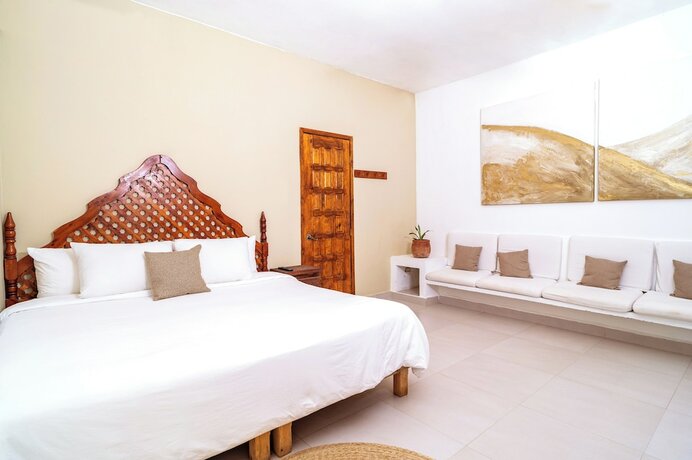 Imagen de la habitación del Hotel Enigmatic Experience. Foto 17