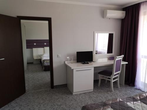 Imagen de la habitación del Hotel Enira Spa. Foto 7