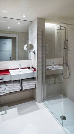 Imagen de la habitación del Hotel Enjoy Garda. Foto 15