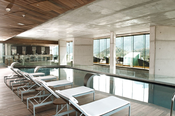 Imagen de la piscina del Hotel Enjoy Santiago - Del Valle. Foto 12