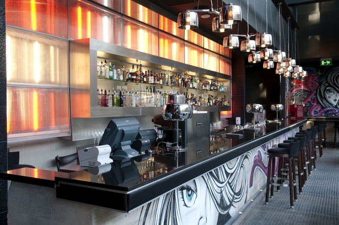 Imagen del bar/restaurante del Hotel Enjoy Santiago - Del Valle. Foto 6