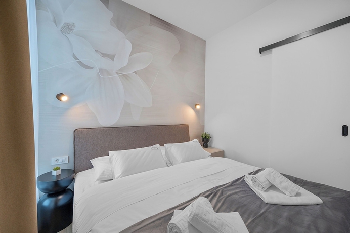 Imagen de la habitación del Hotel Enjoy Suites and Apartments. Foto 9