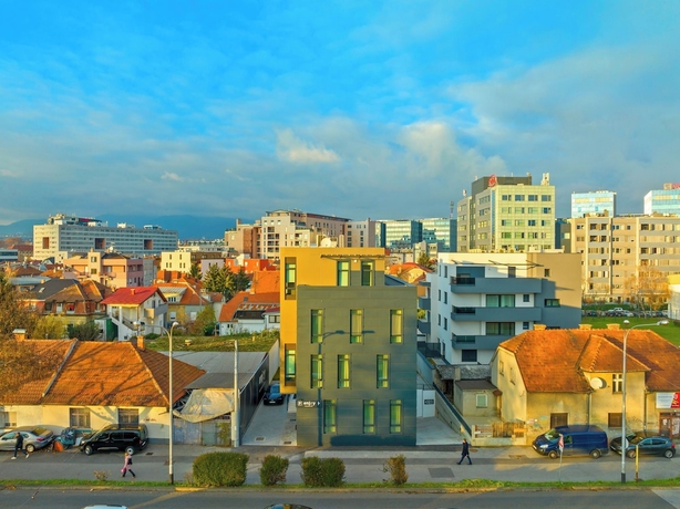 Imagen de los interiores del Hotel Enjoy Suites and Apartments. Foto 16