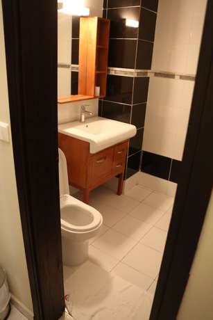 Imagen de la habitación del Hotel Enka Flathotel. Foto 11