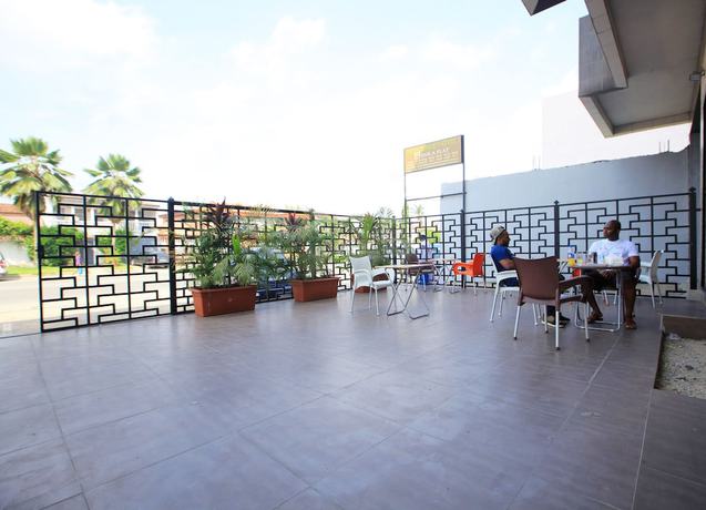 Imagen del bar/restaurante del Hotel Enka Flathotel. Foto 3