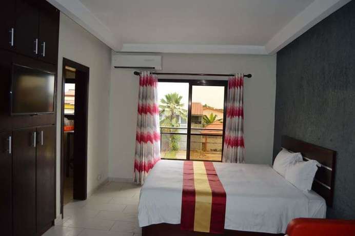 Imagen de la habitación del Hotel Enka Flathotel. Foto 13