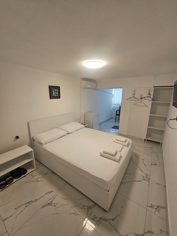 Imagen de la habitación del Hotel Enles. Foto 3