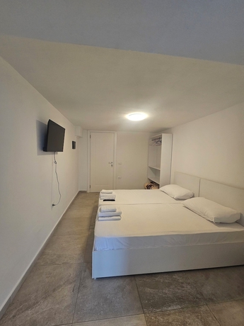 Imagen de la habitación del Hotel Enles. Foto 6