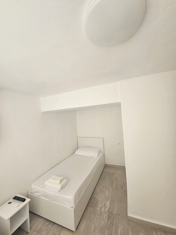 Imagen de la habitación del Hotel Enles. Foto 11