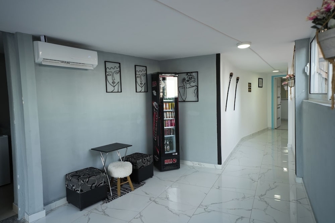 Imagen de los interiores del Hotel Enles. Foto 13