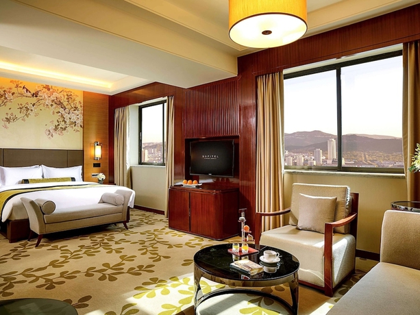 Imagen de la habitación del Hotel Enlux. Foto 9