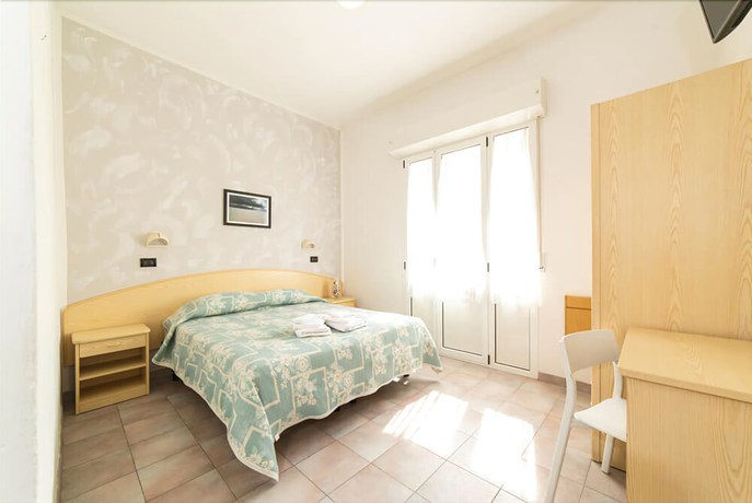 Imagen de la habitación del Hotel Enna. Foto 6