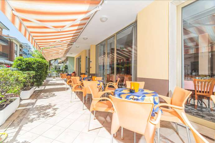 Imagen de los exteriores del Hotel Enna. Foto 11