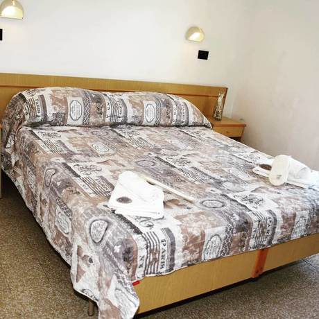 Imagen de la habitación del Hotel Enna. Foto 10