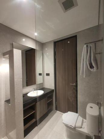 Imagen general del Hotel Eno Front One Semarang. Foto 3