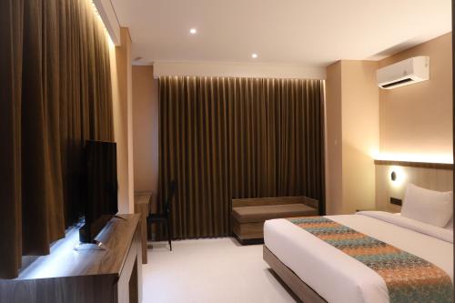 Imagen general del Hotel Eno Front One Semarang. Foto 12