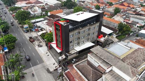 Imagen de la habitación del Hotel Eno Front One Semarang. Foto 16
