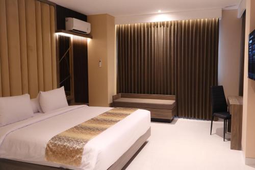 Imagen general del Hotel Eno Front One Semarang. Foto 15