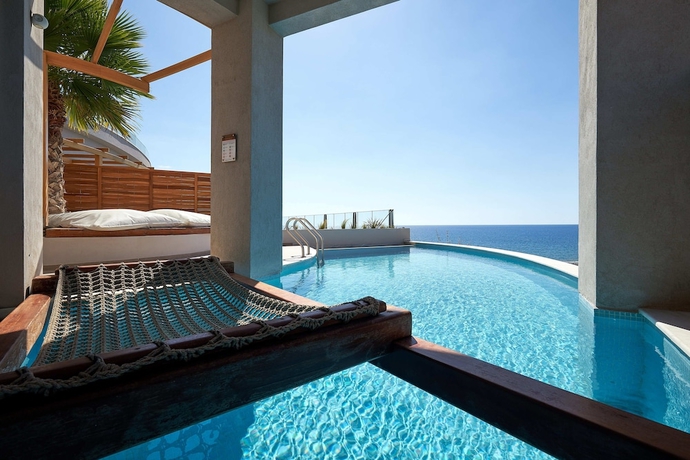 Imagen de la habitación del Hotel Enorme Santanna Beach. Foto 17