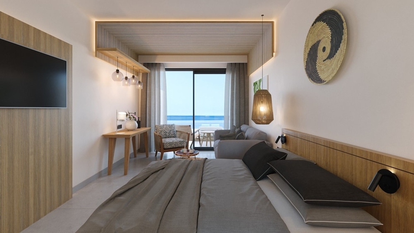 Imagen de la habitación del Hotel Enorme Santanna Island. Foto 9