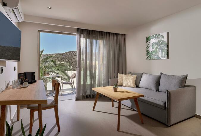 Imagen general del Hotel Enorme Santanna Island. Foto 7