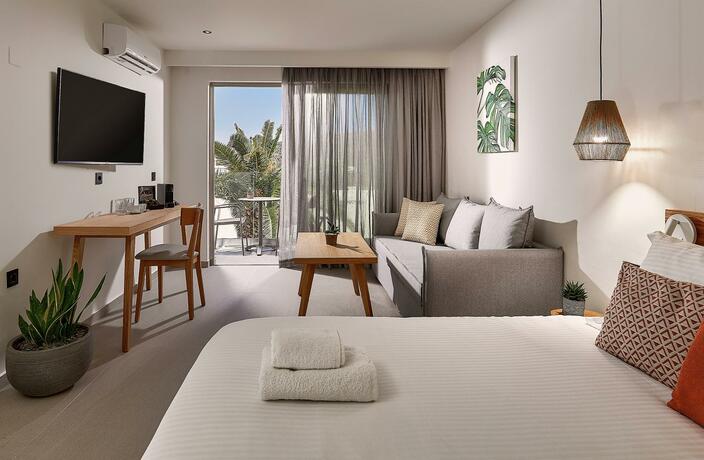 Imagen general del Hotel Enorme Santanna Island. Foto 19