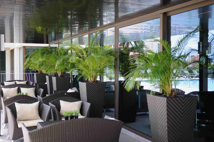 Imagen de los exteriores del Hotel Enotel Magnólia. Foto 12