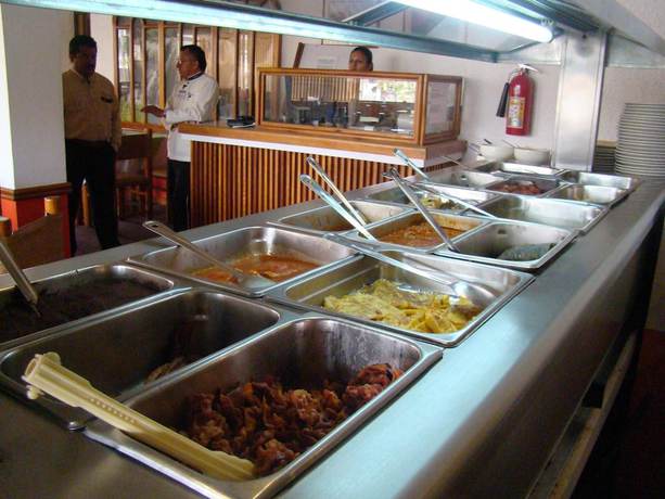 Imagen del bar/restaurante del Hotel Enr&iacute;quez. Foto 5