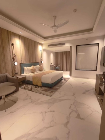 Imagen de la habitación del Hotel Enrise By Sayaji Bhopal. Foto 11