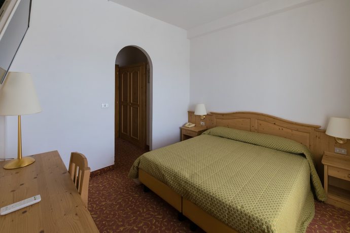 Imagen de la habitación del Hotel Enrosadira, Smarano. Foto 2