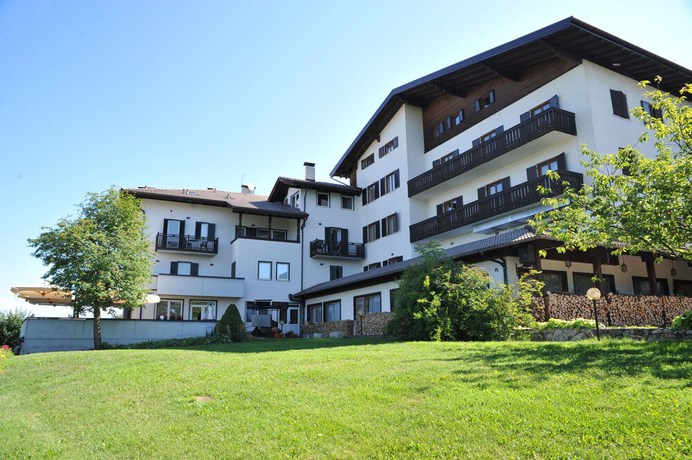 Imagen general del Hotel Enrosadira, Smarano. Foto 1