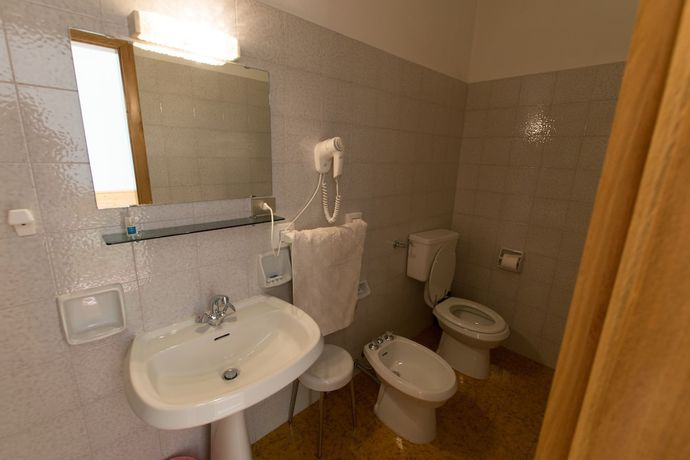 Imagen de la habitación del Hotel Enrosadira, Smarano. Foto 12